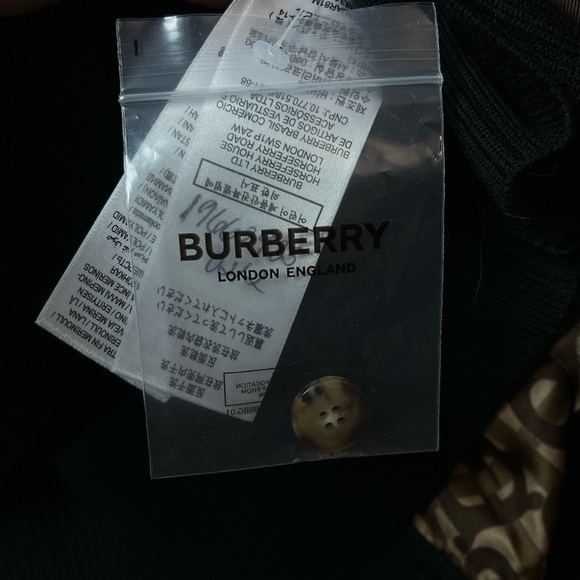 BURBERRY womens V-neck Silk twill-paneled merino wool sweater size M - Picture 13 of 15